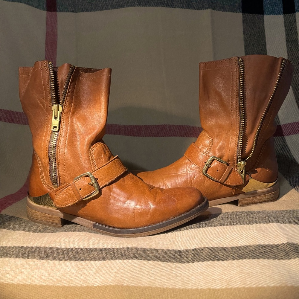 Aldo BurkinaFaso Leather Boot w/ Gold Spurs💫✨🌟